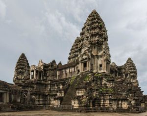 Angkor Wat - world's largest religious structure | Wondermondo