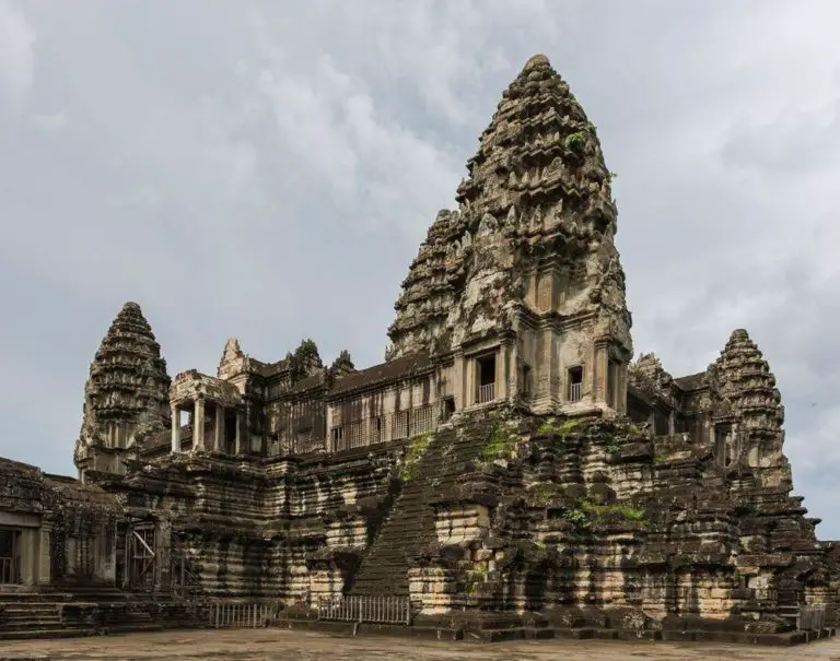 Angkor Wat world's largest religious structure Wondermondo