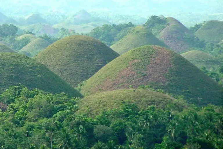 Chocolate Hills - the best cone karst in the world | Wondermondo