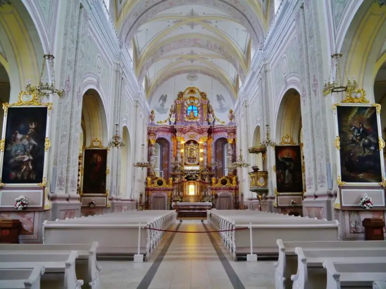 Aglona Basilica and monastery | Wondermondo